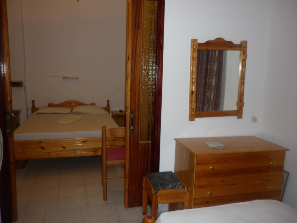 Miramare Hotel Lakkíon Zimmer foto